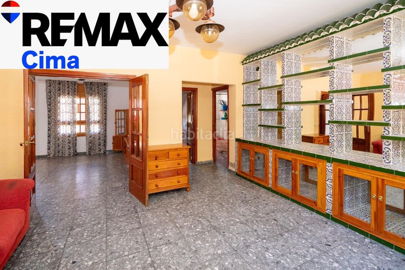 Foto 4299782c-04f9-47a6-93ff-85134c0e961c. Casa amb aparcament a Baza