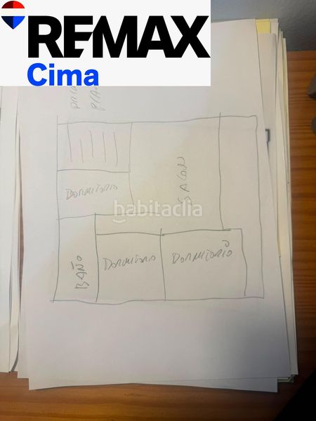 Foto d3f0fe3e-cdab-467b-8559-817b2e1dd7fa. Casa amb aparcament a Baza