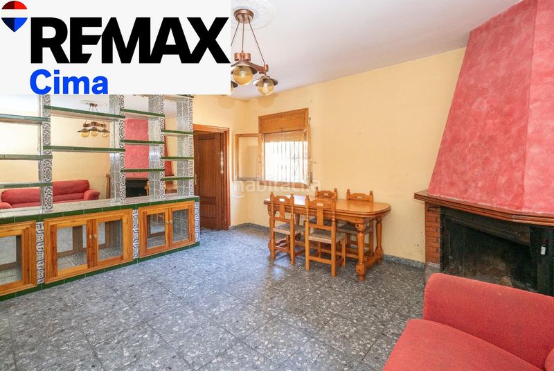 Foto e8430ffd-dce6-43ef-9253-74d3018777ac. Casa amb aparcament a Baza