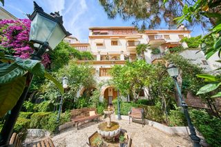Casa  Carril de san cecilio. Lujoso chalet en los jardines de la alhambra