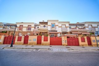 Casa adossada  Camino camino tramposos. Adosado reformado 5 dorm. y piscina. ogíjares