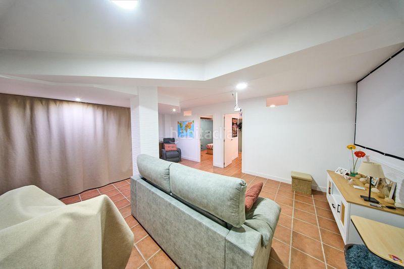 Foto a350e891-1ce6-4e61-a22c-35f5f59fb0fa. Casa adossada amb calefacció aparcament piscina a Ogíjares