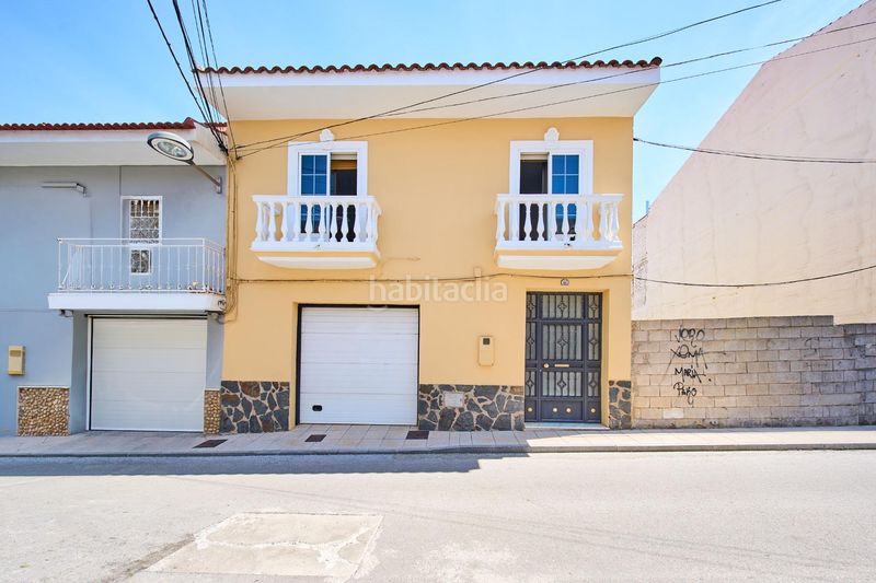 Foto 2dd14a2f-6b04-499e-b690-f6277a66df3f. Casa aparellada amb calefacció aparcament a Baza