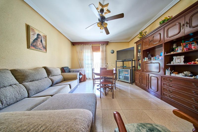 Foto 4c39c29d-a171-4a84-a85b-d6c99ce6a5e4. Casa aparellada amb calefacció aparcament a Baza