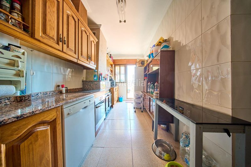 Foto 76e9f4c9-dd9c-4a94-9a6f-5e1e7caad89e. Casa aparellada amb calefacció aparcament a Baza