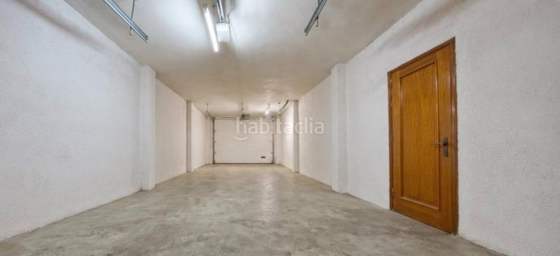 Foto e866c9a1-aeda-419f-b41a-189e76cd998f. Casa aparellada amb calefacció aparcament a Baza