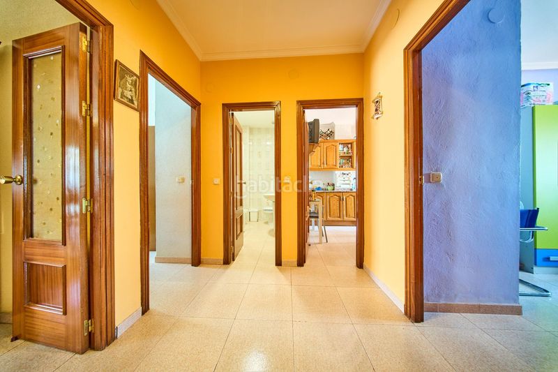 Foto e9bc3860-086d-4a17-9eff-b6d83b3d3338. Casa aparellada amb calefacció aparcament a Baza