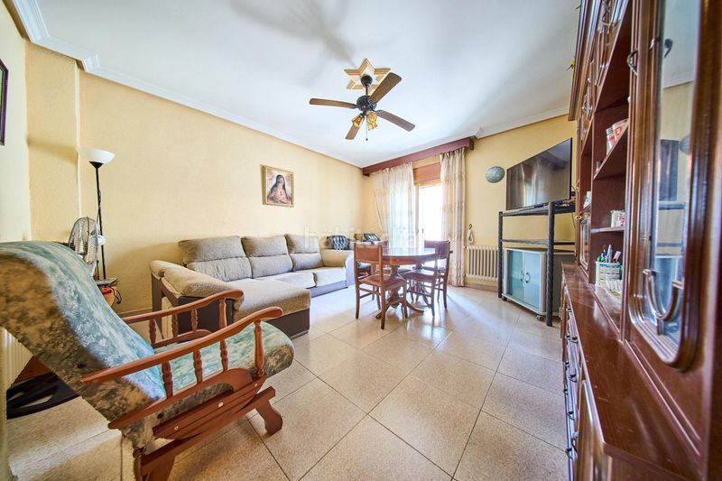 Foto fb07ee89-4045-42b1-981e-c9c9f07a3587. Casa aparellada amb calefacció aparcament a Baza