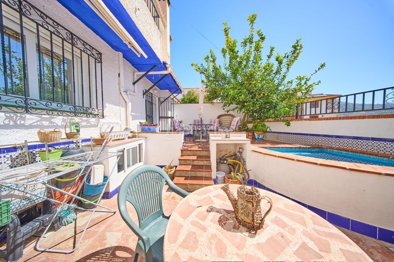 Foto bba95155-df49-4cf4-9850-7b682c95d97c. Casa adossada amb calefacció aparcament piscina a Órgiva