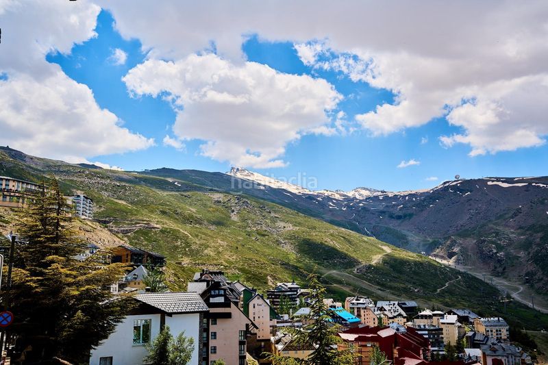 Foto bfc25949-2de8-49eb-a4b8-52a0a9520882. Casa adossada a Zona alta Sierra Nevada