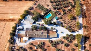 Masia  Pol�gono 29 , parcela 16 tortan caniles. Finca en caniles  de complejo turistico de cinco casas rurales c