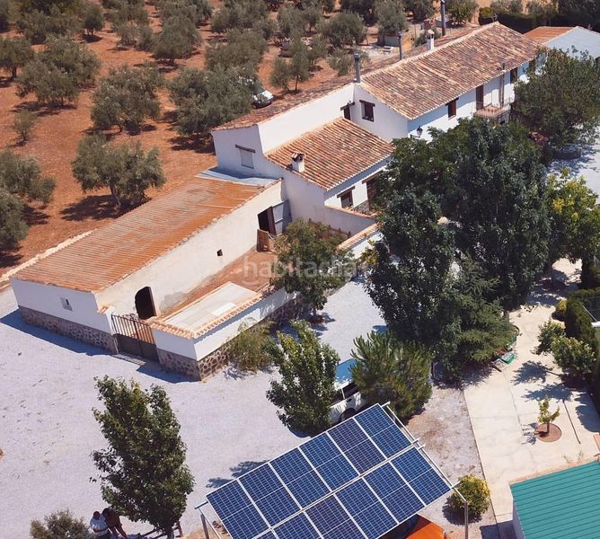 Foto 6426f530-5ef6-41d0-b8f8-a61ece284d07. Masia amb aparcament a Baza