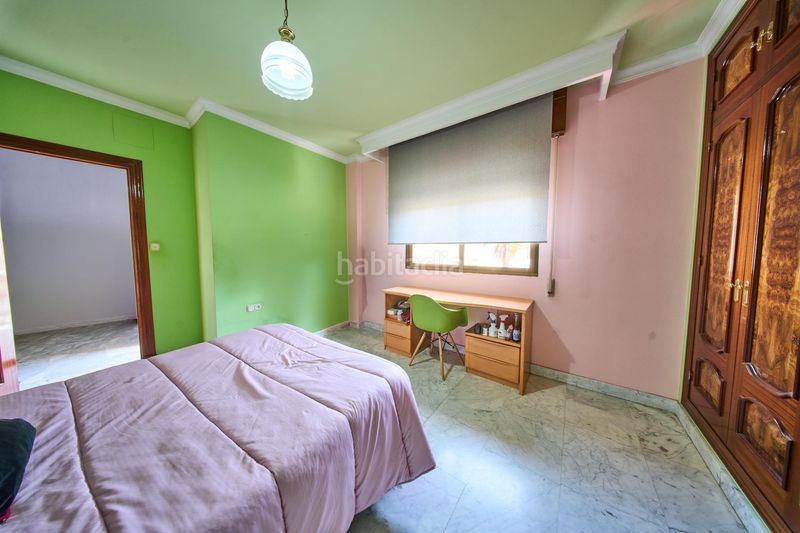 Foto d0738166-e7ab-4413-874e-03ea01335787. Casa aparellada amb aparcament a Maracena