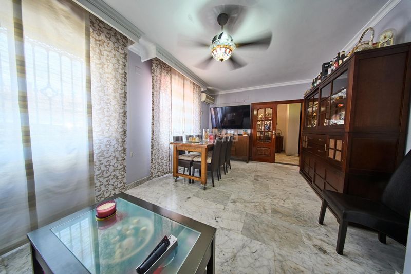 Foto edd3a0b0-4d26-44d7-ab4c-a3766c0e53c1. Casa aparellada amb aparcament a Maracena