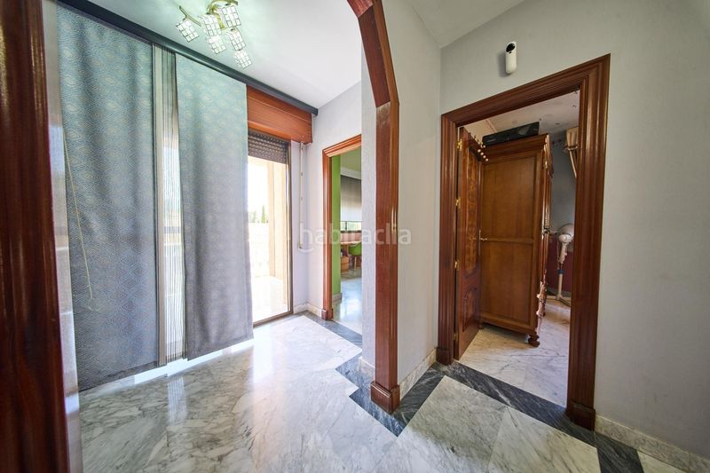 Foto f11f3718-1b20-49f7-8465-02fc401f982a. Casa aparellada amb aparcament a Maracena