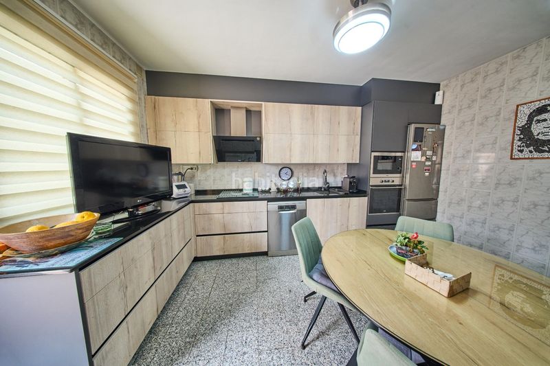 Foto f1d3b20e-625e-420a-b24e-1e2498512db9. Casa aparellada amb aparcament a Maracena