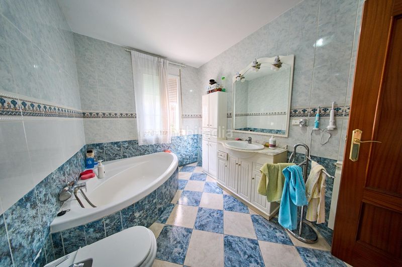 Foto 161fe258-6d30-4eb3-89b3-af1935e3776e. Xalet amb calefacció aparcament piscina a Nívar