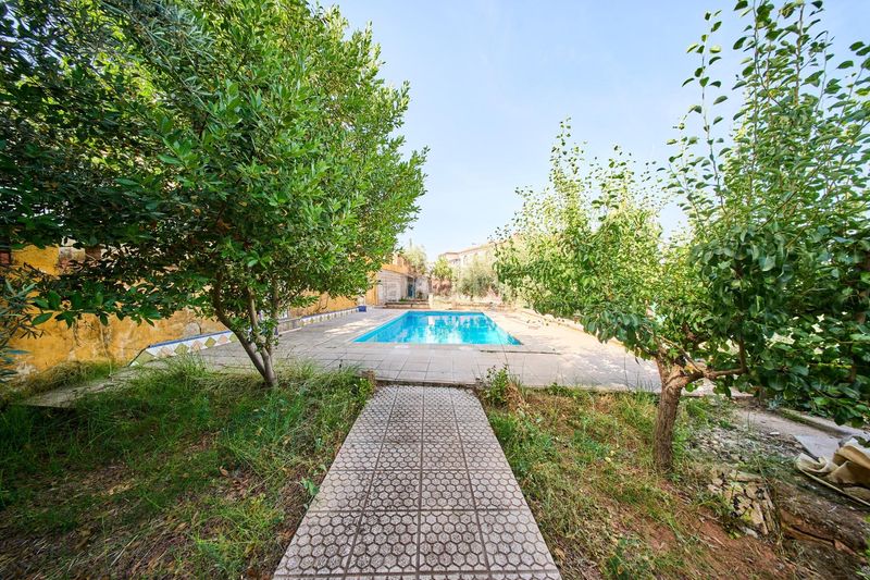 Foto 1cd2c5d6-e831-414b-a259-5651a0d4b817. Xalet amb calefacció aparcament piscina a Nívar
