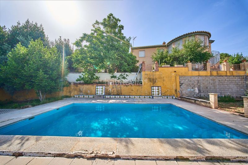 Foto b7b7d695-a802-40c1-8d57-7ce72faf60f1. Xalet amb calefacció aparcament piscina a Nívar