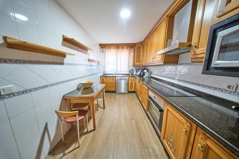 Foto 4a95bf95-753a-402e-bf6a-06395a87f424. Casa adossada amb aparcament a Jun