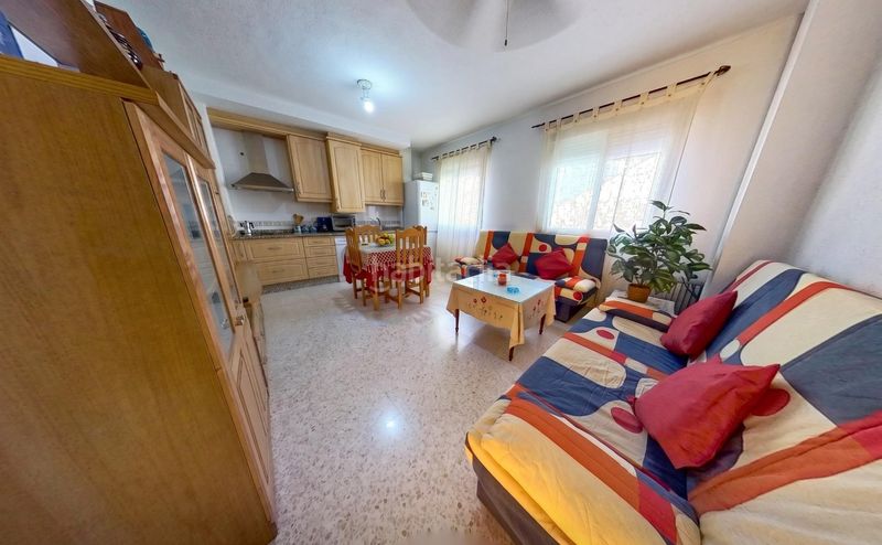 Foto 454b8ed5-f1f6-43ec-8b52-84ebe3861213. Pis a Güevéjar