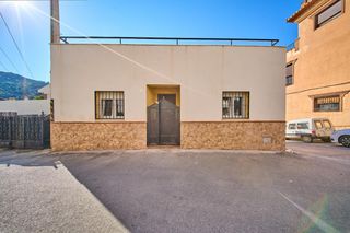 Casa en Traves�a para�so 1. Casa en venta lanjaron con terraza