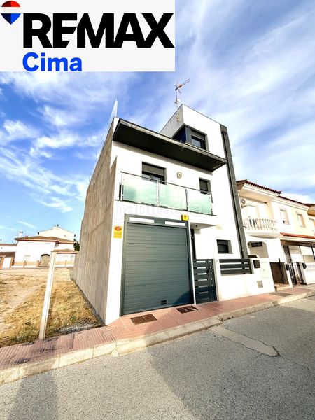 Foto 23e25796-22f3-49e4-be8f-4a4fbf73c91a. Casa amb calefacció aparcament a Cúllar