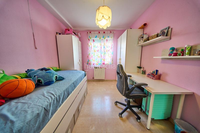 Foto b8a4df84-3778-4f31-9664-30040b4b1334. Casa adossada amb calefacció aparcament a Avda. De los Ogíjares Armilla
