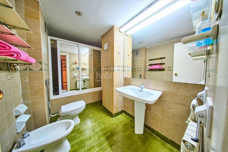 Foto 40955967-6481-4850-b335-e271505934bc. Pis amb calefacció aparcament piscina a Cervantes Granada