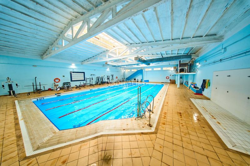 Foto 56f004cb-98a2-4e0e-802d-7925a4b681ba. Pis amb calefacció aparcament piscina a Cervantes Granada