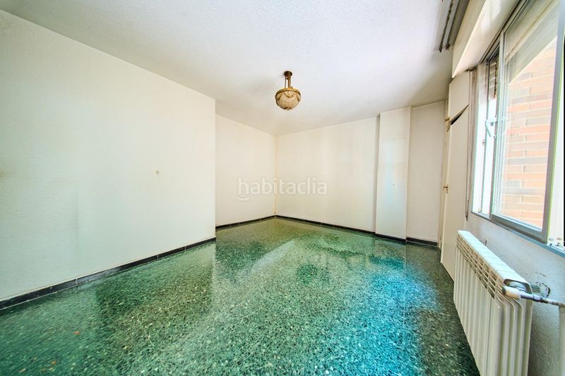 Foto 9a1e7eb4-f068-41af-9968-a036a0118568. Pis amb calefacció aparcament piscina a Cervantes Granada