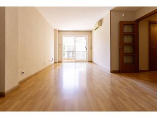 Pis  Primer de maig. Oportunidad!! luminoso y amplio piso de 3 habitaciones con balc