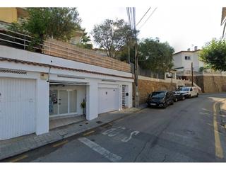 Local Comercial a Verge de montserrat 27. Local alquilado. rentabilidad del 5
