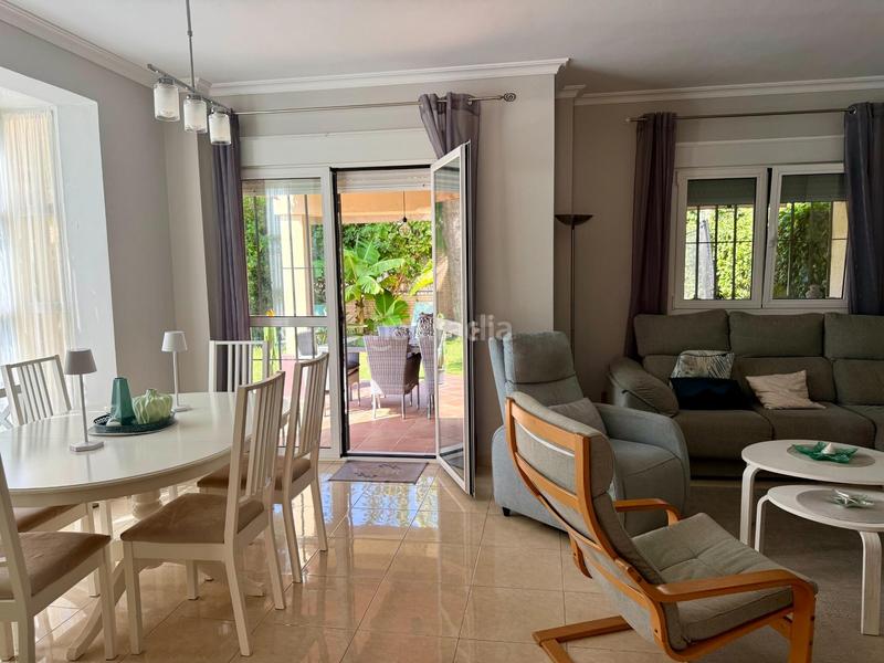 Foto 7a0c6f64-54eb-4500-b673-245f7460437a. Casa aparellada amb calefacció aparcament piscina a Puerto de Santa María (El)