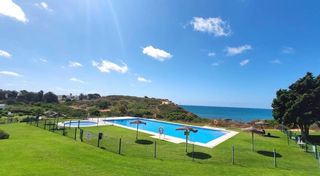 Casa bifamiliare in Conil. Exclusive beachfront family home with direct access to cala punt