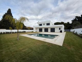 Xalet a Vistahermosa. Chalet de obra nueva en vistahermosa