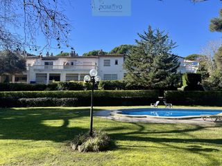 Casa adossada a Los Pinos-Politur. Platja darocasa