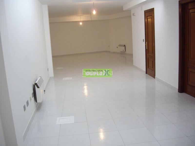 Foto 4fd6bcaa-9aab-4b23-8fb5-2592166d4800. Local comercial en Zona de Plaza de Barcelos Pontevedra
