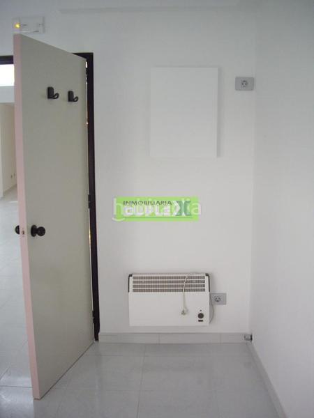 Foto b0eeeb17-8b95-480f-821a-95ee2be6c3c2. Local comercial en Zona de Plaza de Barcelos Pontevedra