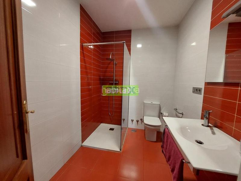 Foto a0a7c7c8-ae8a-4220-8d49-8dafb30bd8e3. Casa amb calefacció a Zona de Plaza de Barcelos Pontevedra