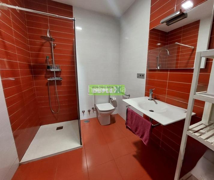 Foto f2fc3251-ac0d-4a9b-8a28-50f22ba17f86. Casa amb calefacció a Zona de Plaza de Barcelos Pontevedra