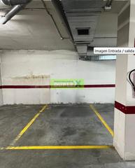 Car parking in Zona Fernández Labreda