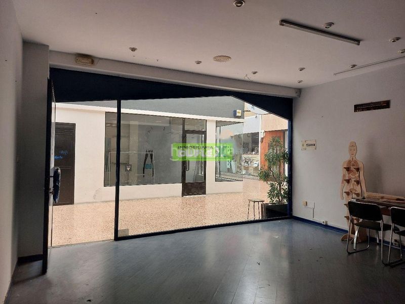 Foto 8987dfc1-5578-4c4c-901f-244ef30c6521. Rent business premise in Centro - Echegaray Pontevedra