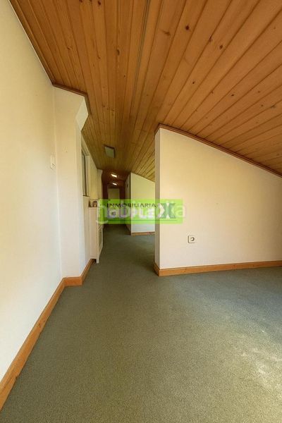 Foto 90ff4bc6-5cbb-4fb8-afcf-5ec6df8c1d33. Piso en Centro - Echegaray Pontevedra