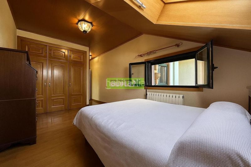 Foto aea80460-70ed-4569-b95b-5e4dc8eae8a4. Piso en Centro - Echegaray Pontevedra