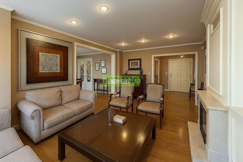 Foto bf15405c-7c08-4599-83e1-9e898ff16b97. Piso en Centro - Echegaray Pontevedra