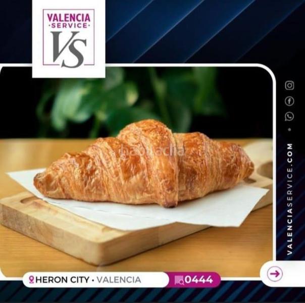 Foto c5231539-7c75-4595-8771-63d7589a1604. Alquiler local comercial 0444 cafetería bar en heron city en Paterna