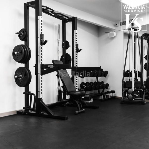 Foto d1c35df4-7b66-498d-83b1-ba740ac599b6. Alquiler local comercial 0586 gimnasio en zona cheste en Chiva