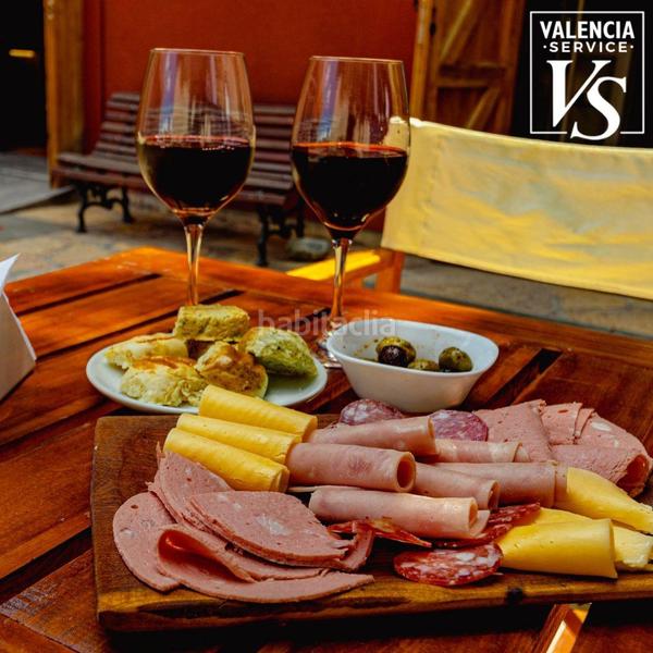 Foto b8c5d914-736d-402d-a05f-e8e81b3d603f. Traspaso local comercial 0638 estupendo gastro tapas bar esquinero en algiros en Valencia