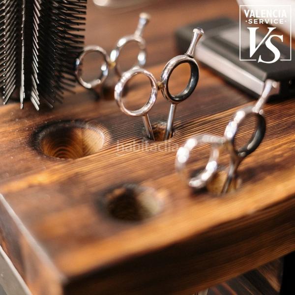 Foto 89bad53c-0c00-49ea-b57d-7b862f287416. Traspaso local comercial 0691 centro estético peluquería en quatre carreres en Valencia